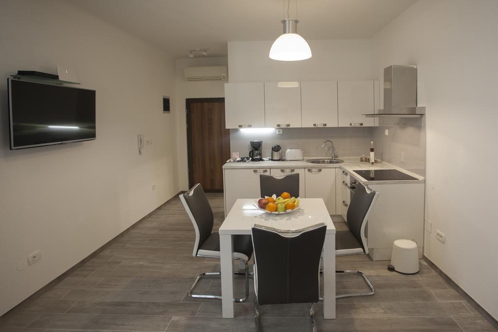Old Square Apartment Split Exterior foto