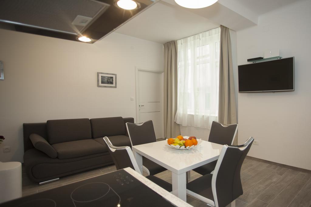 Old Square Apartment Split Exterior foto